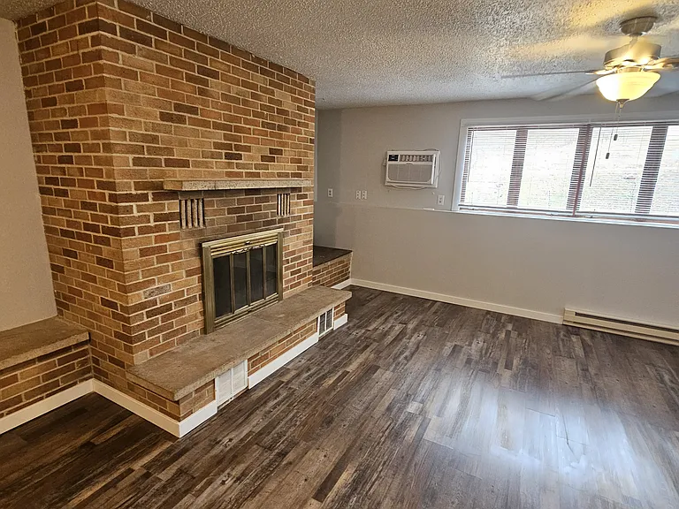 1160 Oakview Dr #6 — Photo 7
