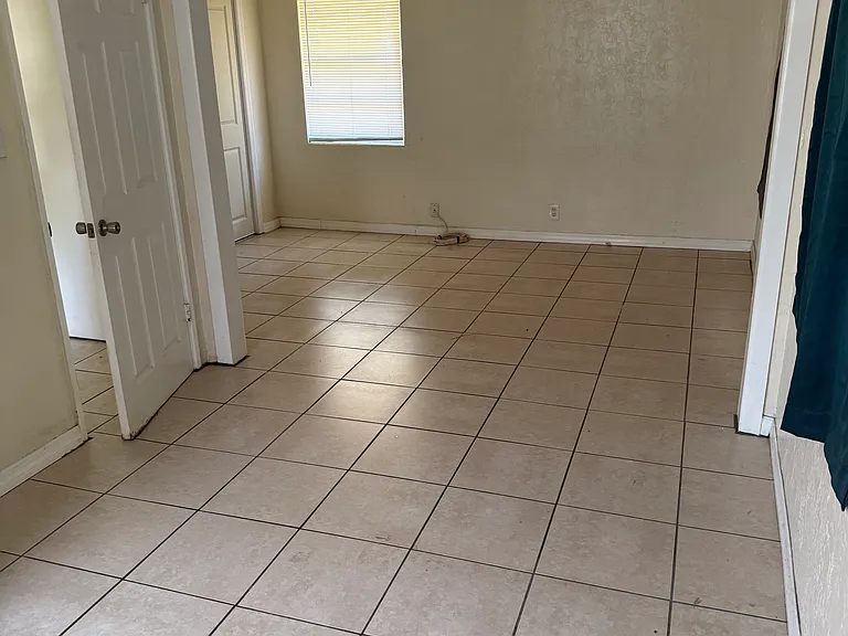 3806 W Tyson Ave — Photo 1