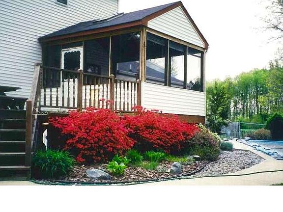 3rd image of 732 Fox Chase Ct