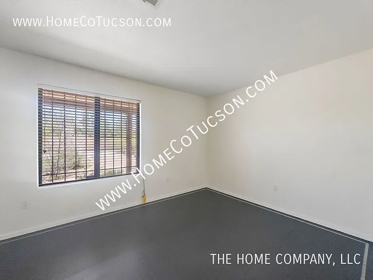 1610 E Water St — Photo 12