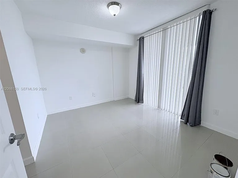 2600 SW 27th Ave #1004 — Photo 6