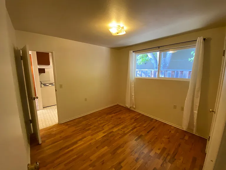 121 Coulson Ave — Photo 6