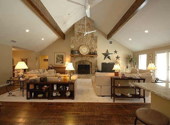 3rd image of 7406 Hillwood Ln