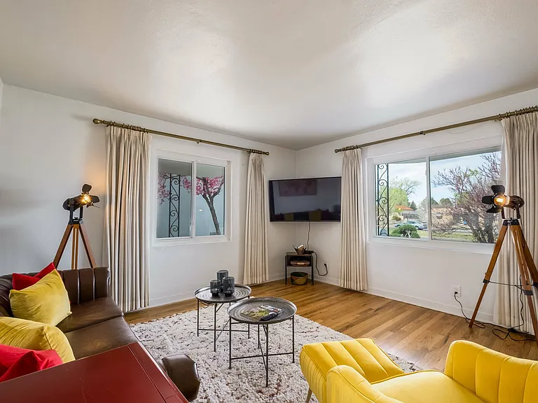 720 Carlisle Blvd SE — Photo 12