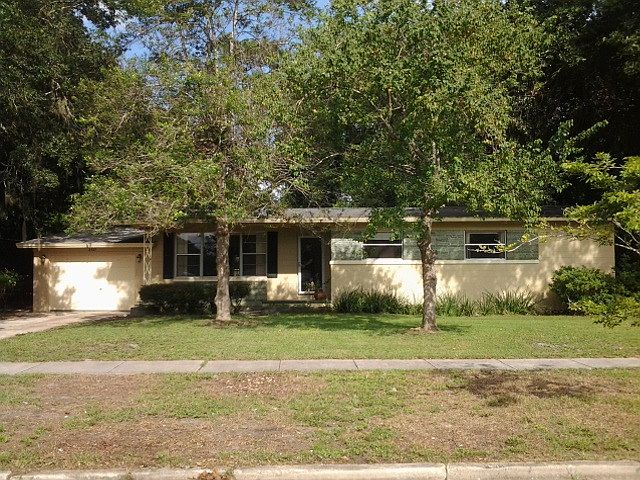 1st image of 2527 Iroquois Ave