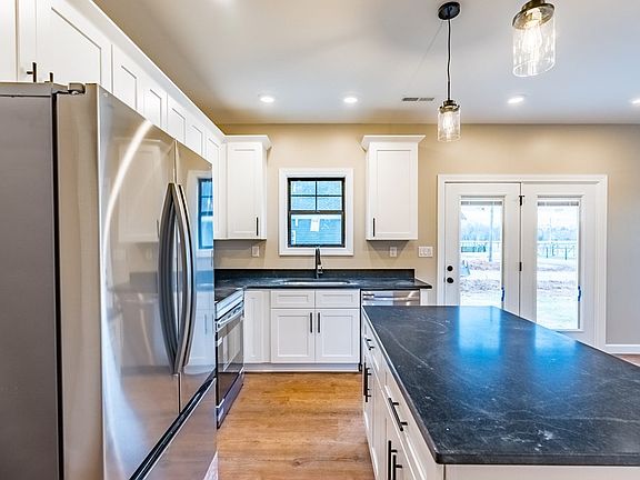 5th image of 106 Joiner Ave Lot 7