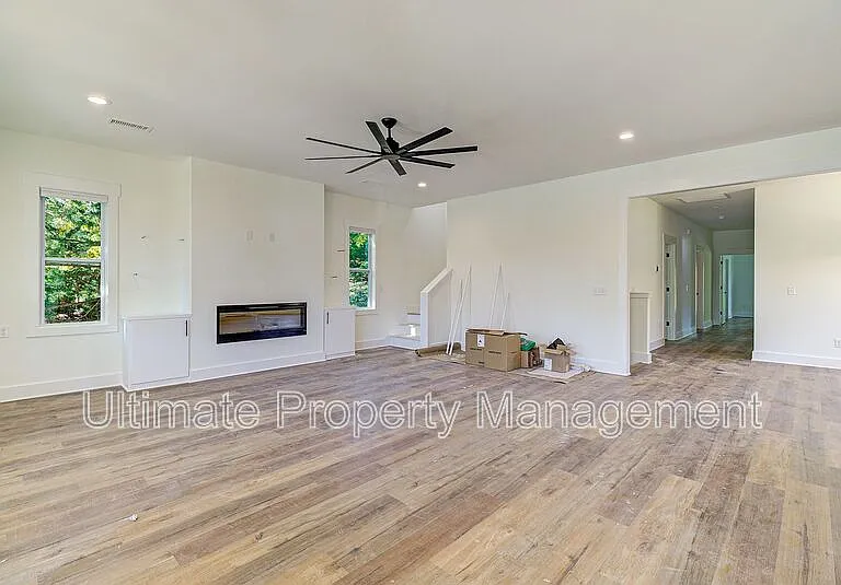 213 Myrtle Ave — Photo 6