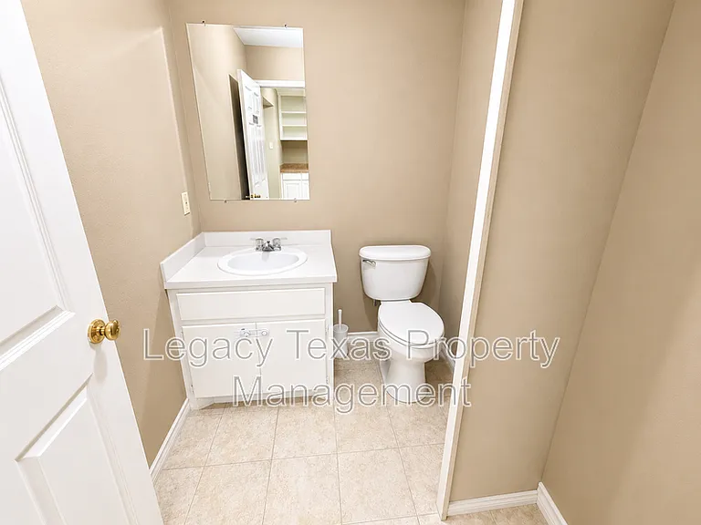 508 N Crowley Rd — Photo 7