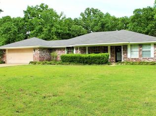 135 County Road 1046, Mount Pleasant, TX 75455
