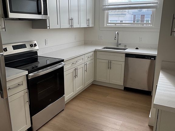 3rd image of 5450 California St APT 8