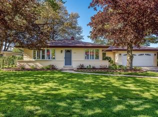 3350 Bellwood Ln, Glenview, IL