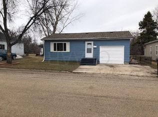230 Eastern Ave, Grafton, ND 58237