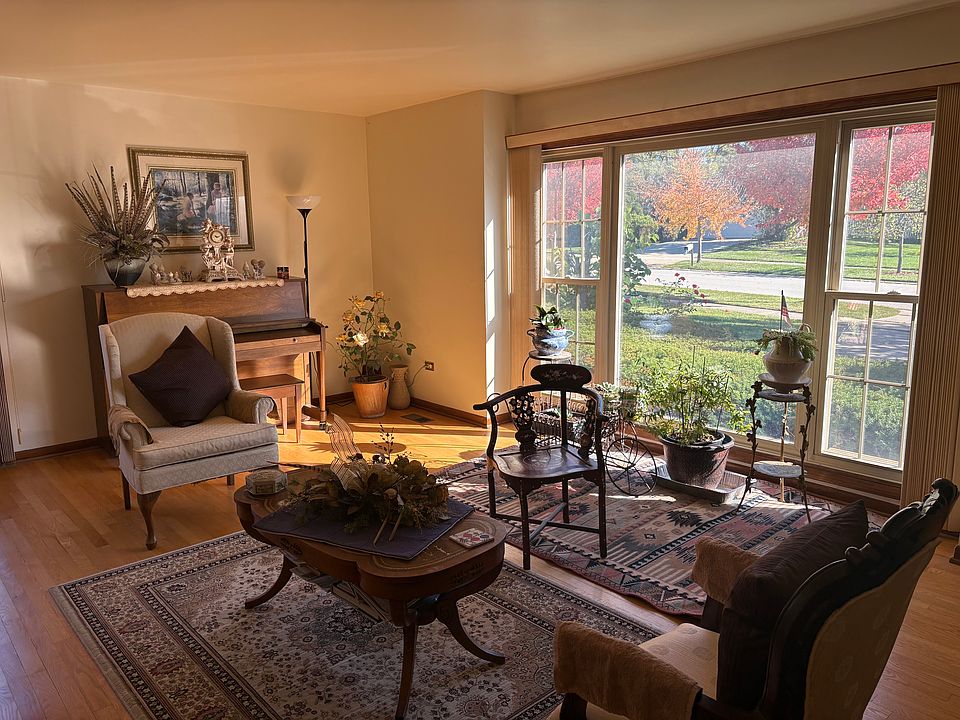 2nd image of 7836 Sugarbush Ln