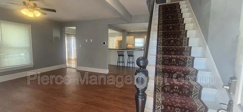 3 bed, 1.5 bath, $3,000 — Photo 4