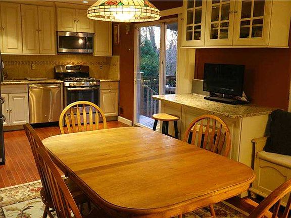 3rd image of 26 Windermere Dr