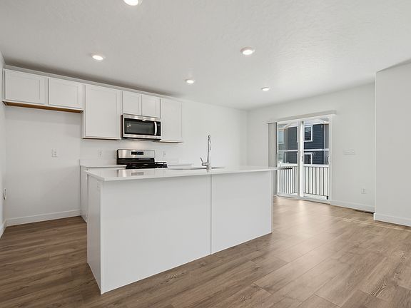 4th image of 376 N Tack Ln