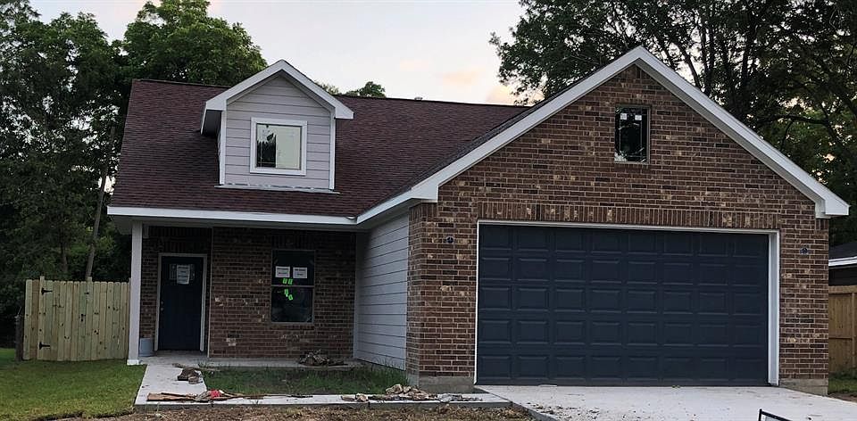 1st image of 2107 Pomona Dr