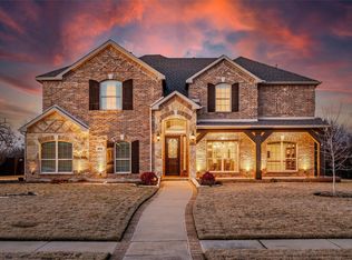 1073 Estates Dr, Kennedale, TX 76060