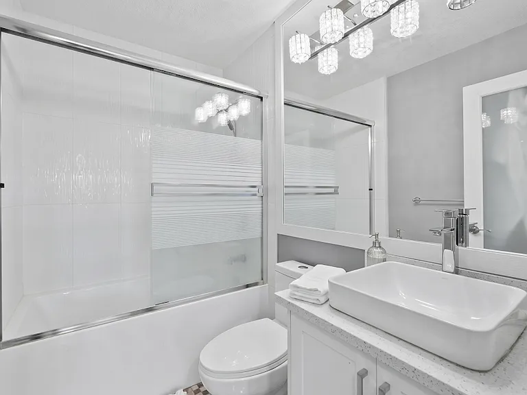 152nd St — Photo 9