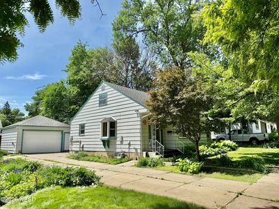 58 5th Ave NW, Watertown, SD, 57201