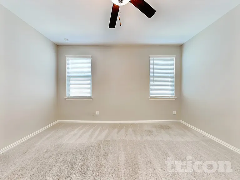 2106 Silver Charm Ln — Photo 9