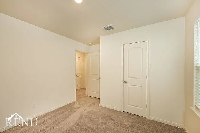 10922 Chatham Ct — Photo 12