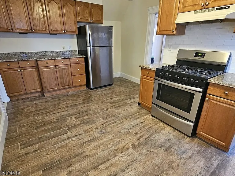 37 Van Pelt Pl #1 — Photo 3
