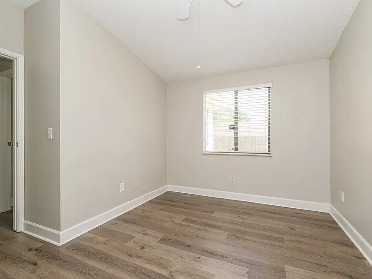 7511 Breezewood Ct — Photo 13