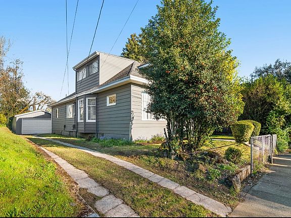 4th image of 4734 N Kerby Ave