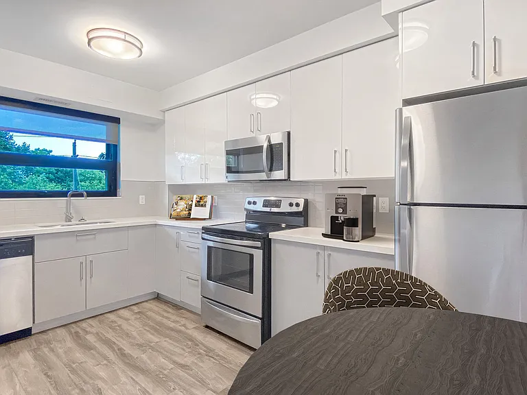 460 A Belmont Ave W #At 460b — Photo 7
