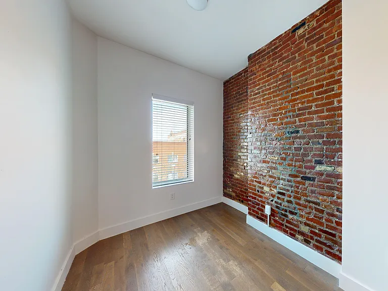 22 Granite St #2L — Photo 6