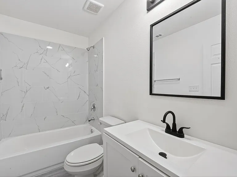 9009 Hilda St — Photo 16