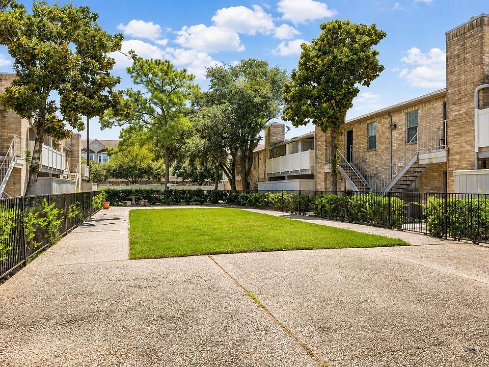 1st image of 8243 Creekbend Dr #8243