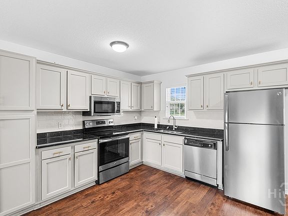 3rd image of 9 W Inman Street