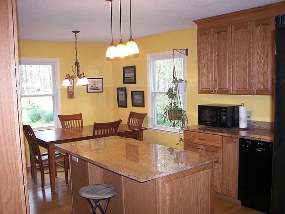 2nd image of 2125 Russell Cir