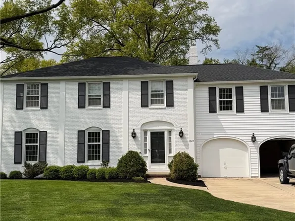 1320 Queen Annes Gate, Westlake, OH 44145