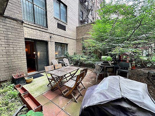 1st image of 320 E 65th St APT 18
