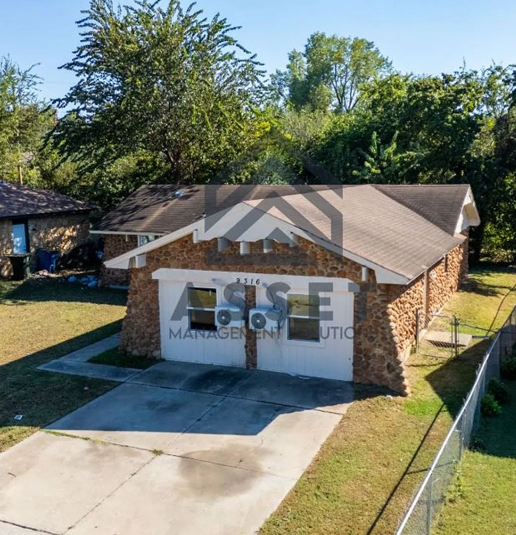 Charming 5 Bedroom Home Available for Lease or Rent to Own! — Photo 4