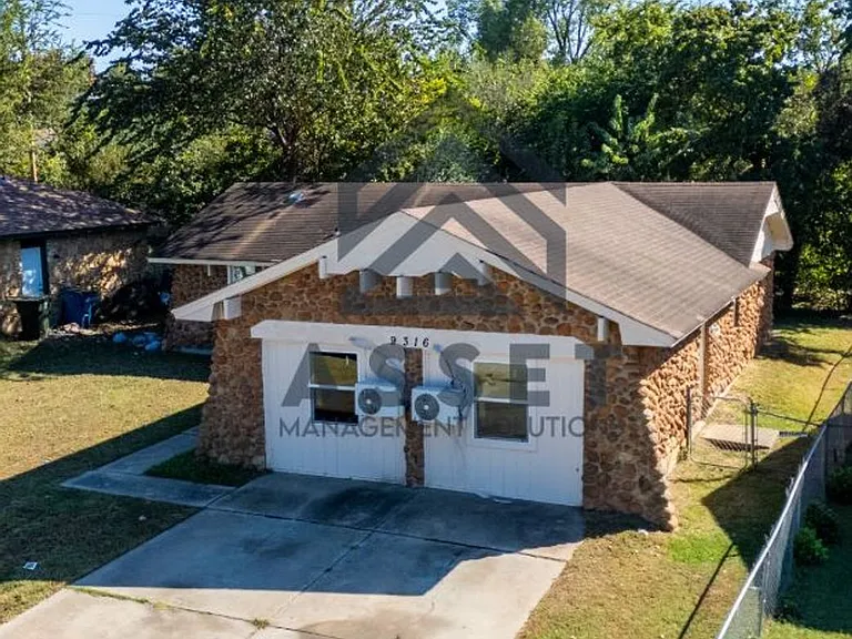 9316 NE Stardust Ln — Photo 4