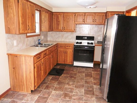 3rd image of 259 Devinney Ave