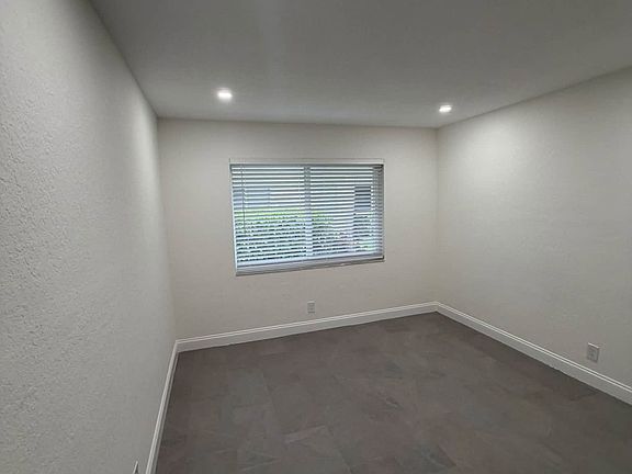 5th image of 1920 NE 3rd St APT 1