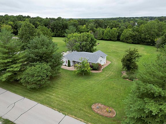 4th image of 315 Weston Dr
