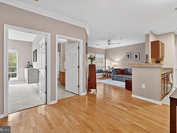 3rd image of 4862 Eisenhower Ave Unit 460