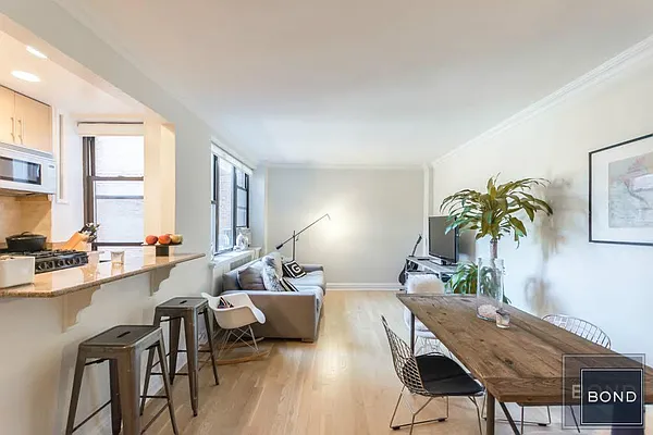 Rented by Bond New York | media 11