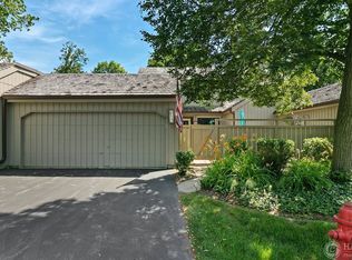 235 N Thornhill Ln, Barrington, IL 60010