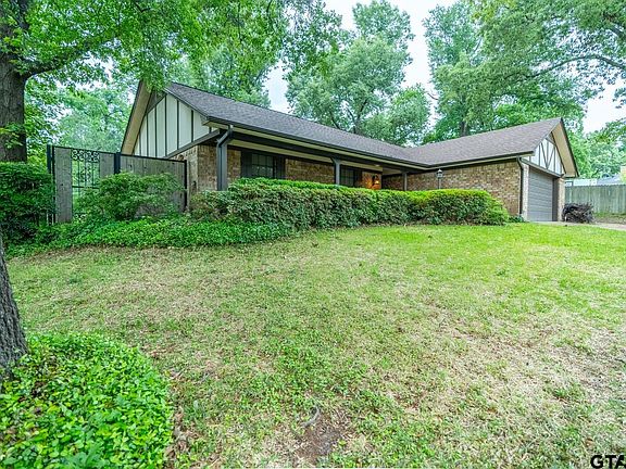 4th image of 15165 Northwood Dr