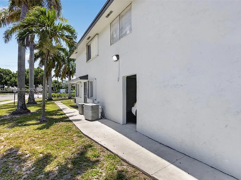 1511 Ilene Ct #4 — Photo 2