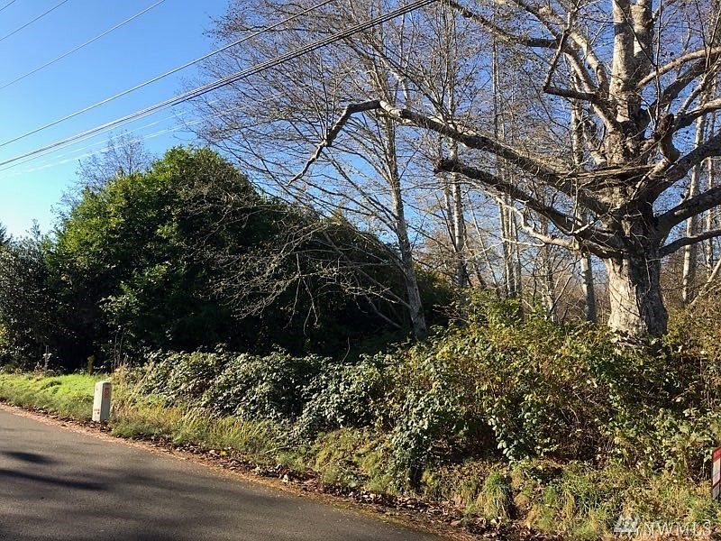 2nd image of 1905 Harding Rd