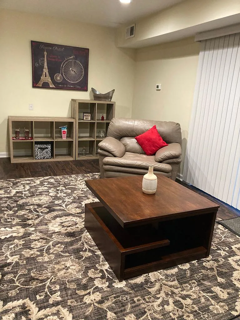 4 bed, 1188 sqft, $675 — Photo 2