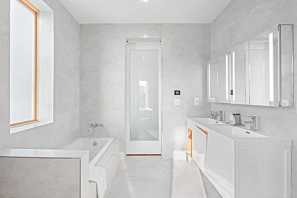 Rented by SpaceReqs LLC | media 14